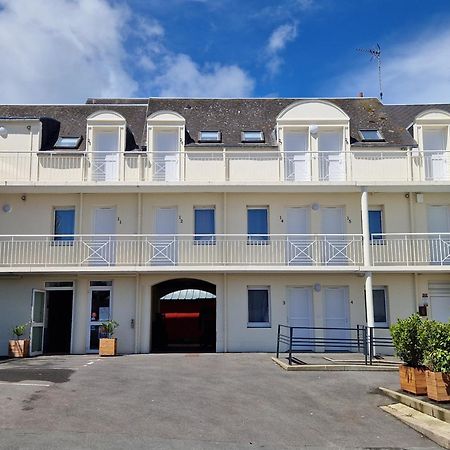 Hotel Eisenhower  Port-en-Bessin-Huppain Buitenkant foto